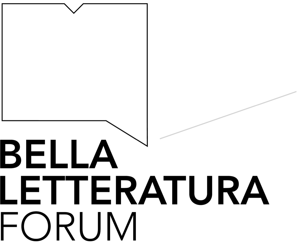 Logotype Bella Letteratura Forum : un livre stylisé dont le bas se prolonge en pointe de bulle de dialogue, surmontant le nom de l’événement.