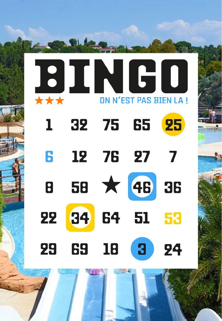 Un carton de Bingo posé sur une photographie de piscine de camping.