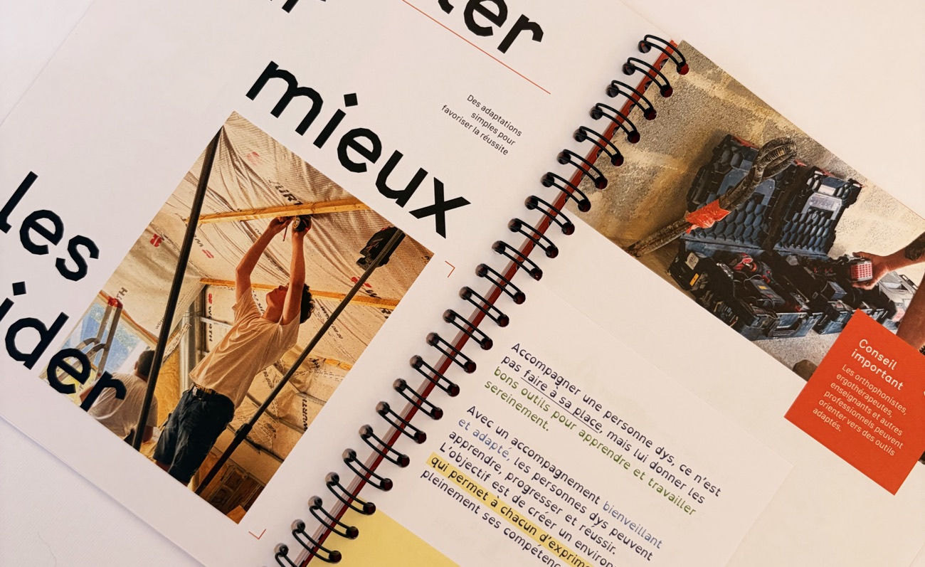 La double page « Les aider mieux » : un compagnon posant une ossature, une caisse à outils et un encadré « Conseil important » en orange.